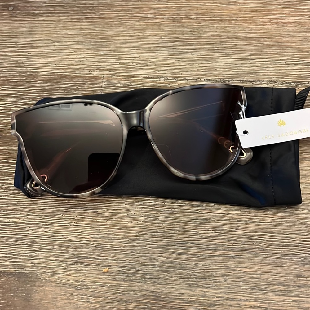 New ***** Lele Sadoughi  Tortoise Brooklyn Sunglasses